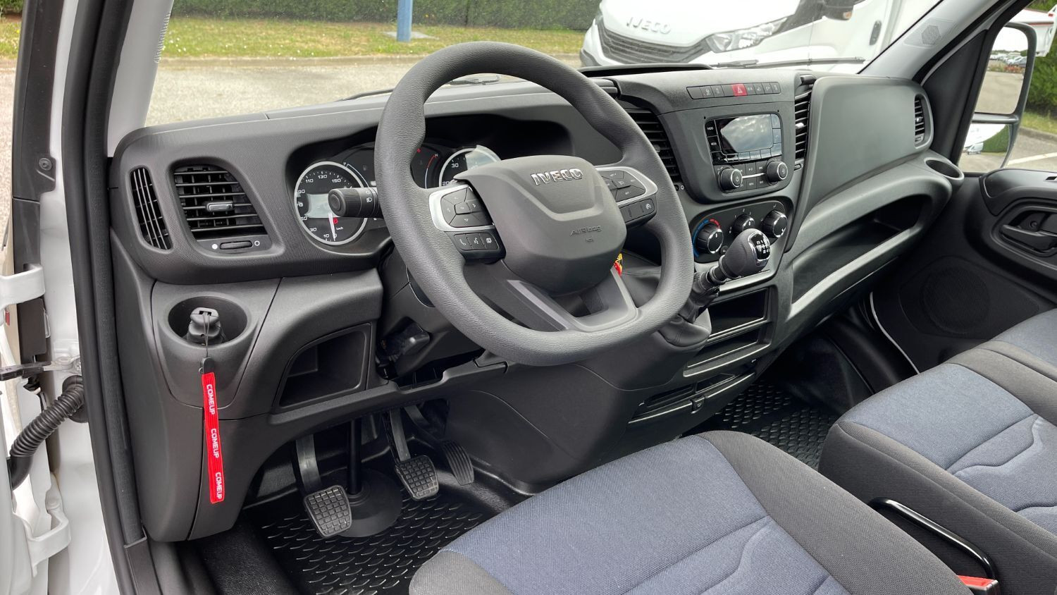 Vente en ligne Iveco Daily DAILY III 35S16H 4100 3.0 160ch Porte Voiture Plat'fix PF18 Alu au prix de 58 040 €