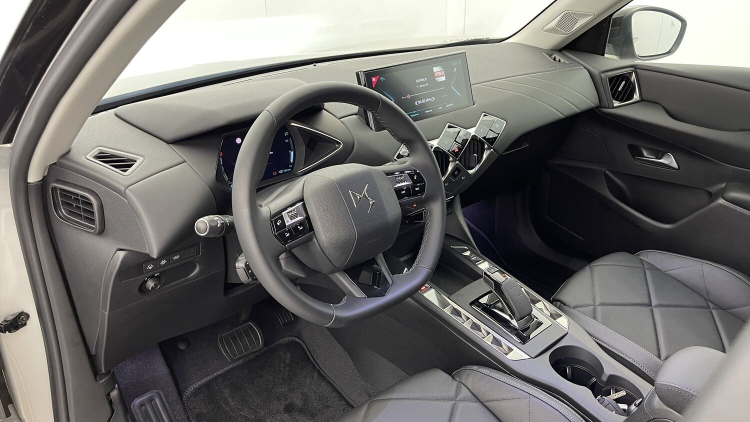 Vente en ligne Ds Ds3 Crossback DS3 CROSSBACK E-Tense Rivoli 136ch au prix de 31 100 €