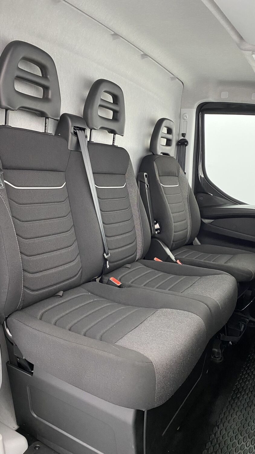 Vente en ligne Iveco Daily DAILY 35S16A8 4100 2.3 156ch 16m³ Hi-Matic au prix de 45 920 €