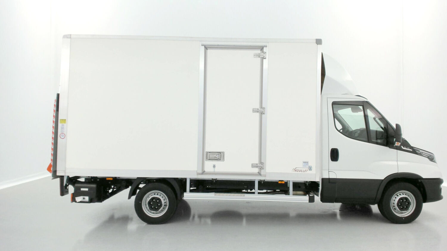 Vente en ligne Iveco Daily DAILY III 35S16HA8 4100 3.0 160ch Caisse Trouillet 20m³ au prix de 59 120 €