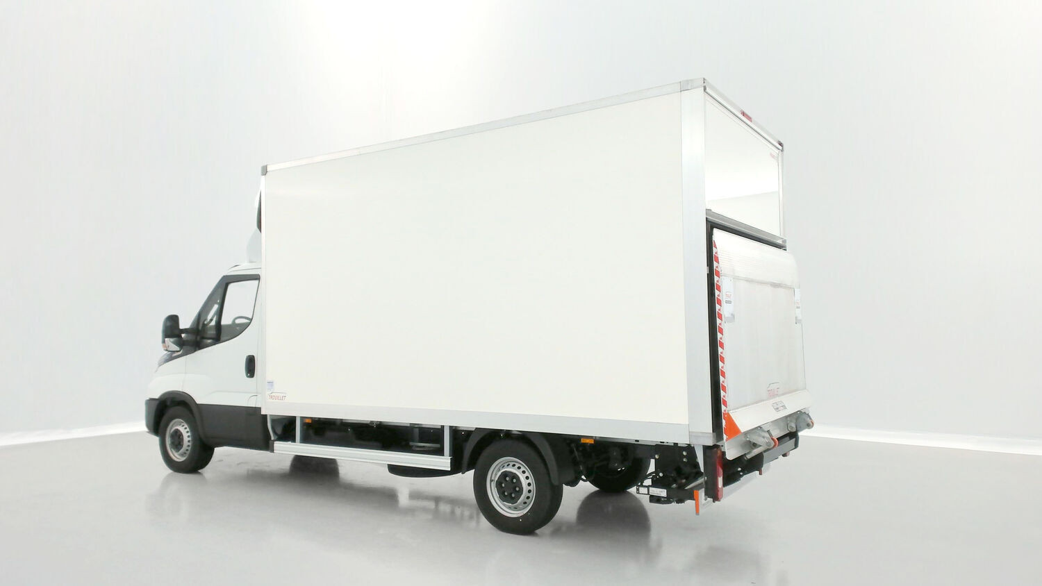 Vente en ligne Iveco Daily DAILY III 35S16HA8 4100 3.0 160ch Caisse Trouillet 20m³ au prix de 59 120 €