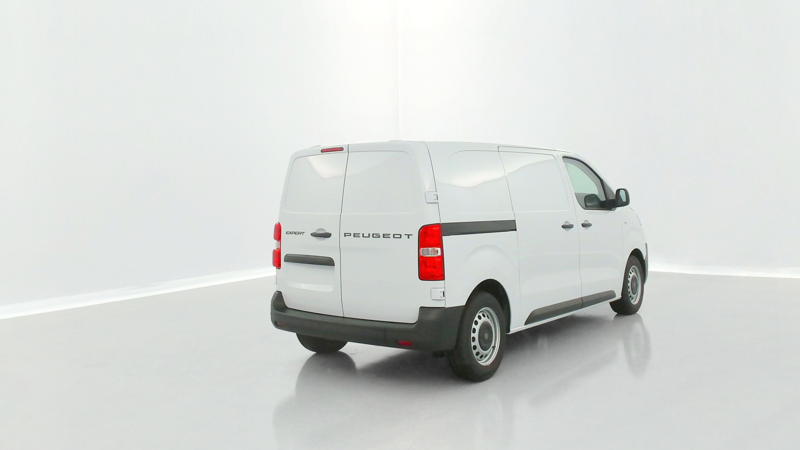 Vente en ligne Peugeot Expert EXPERT III M 2.0 BlueHDi 145ch EAT8 au prix de 31 880 €