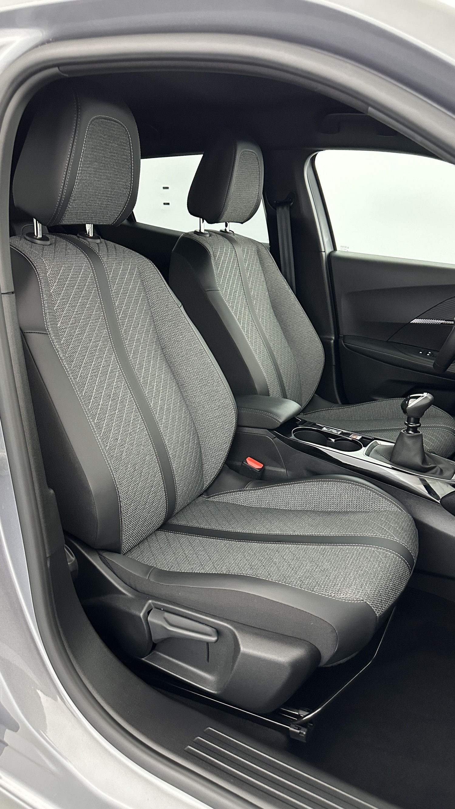 Vente en ligne Peugeot 2008 2008 1.2 PureTech 100ch Allure au prix de 20 110 €