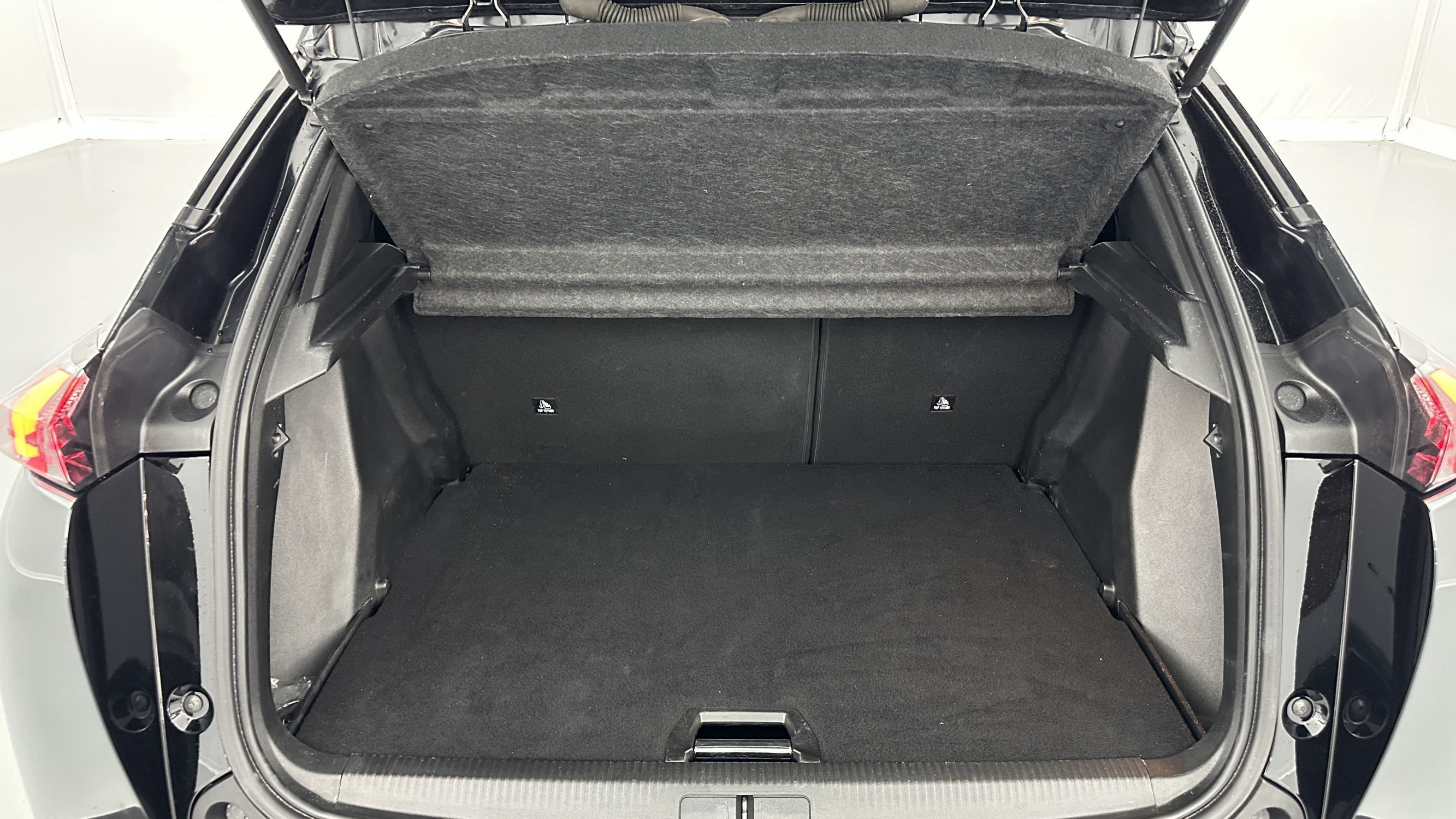 Vente en ligne Peugeot 2008 2008 1.2 PureTech 130ch Allure au prix de 20 110 €