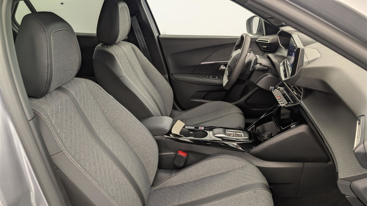 Vente en ligne Peugeot 2008 Hybrid 145 e-DCS6 Allure au prix de 22 330 €