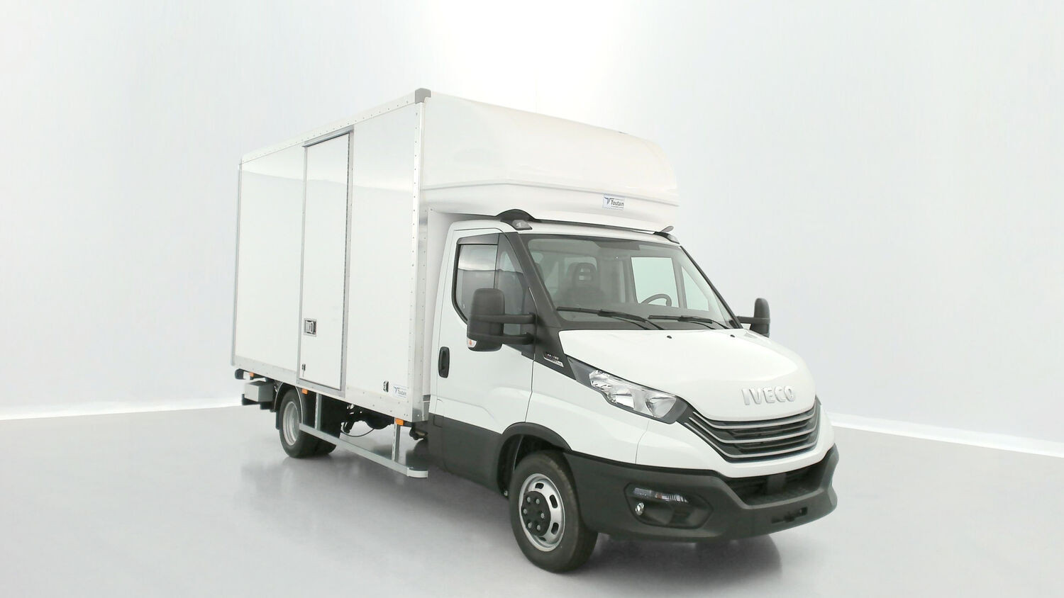 Vente en ligne Iveco Daily DAILY III 35C18HA8 4100 3.0 180ch Caisse 20m³ Toutain au prix de 62 480 €