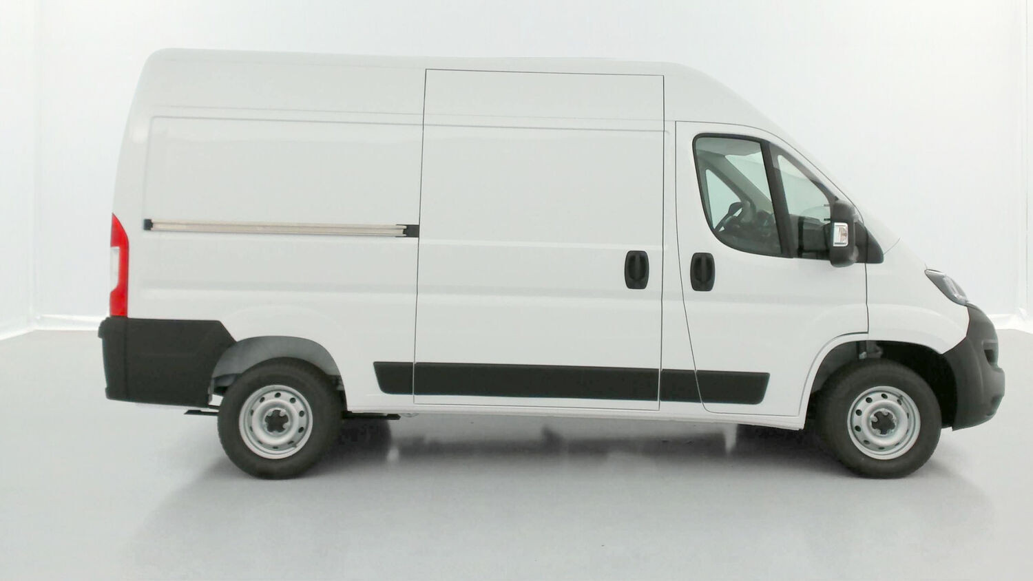 Vente en ligne Fiat Ducato Fourgon DUCATO III 3.5 MH2 H3-Power 140ch au prix de 30 300 €