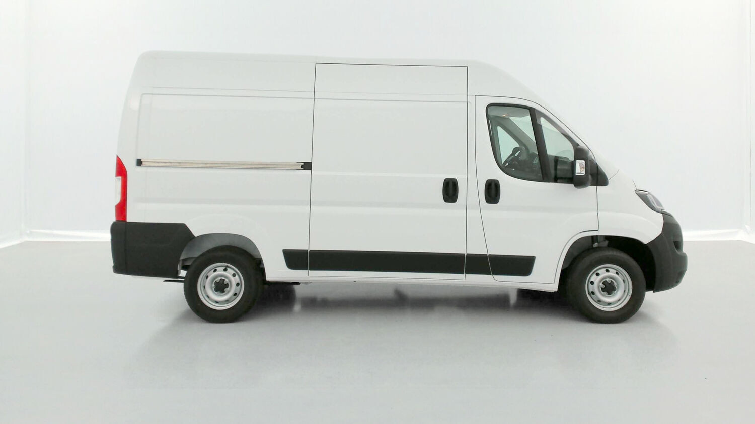 Vente en ligne Fiat Ducato Fourgon DUCATO III 3.5 MH2 H3-Power 140ch au prix de 30 300 €