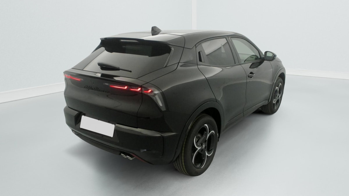 Vente en ligne Alfa Romeo Junior 1.2 Ibrida 145 ch e-DCT6 Ti au prix de 29 960 €
