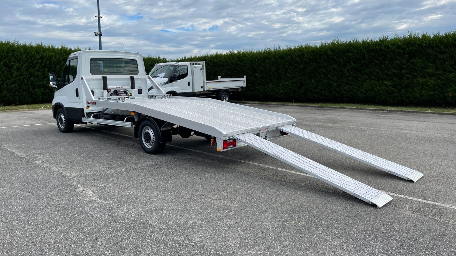 Vente en ligne Iveco Daily DAILY III 35S16H 4100 3.0 160ch Porte Voiture Plat'fix PF18 Alu au prix de 58 040 €