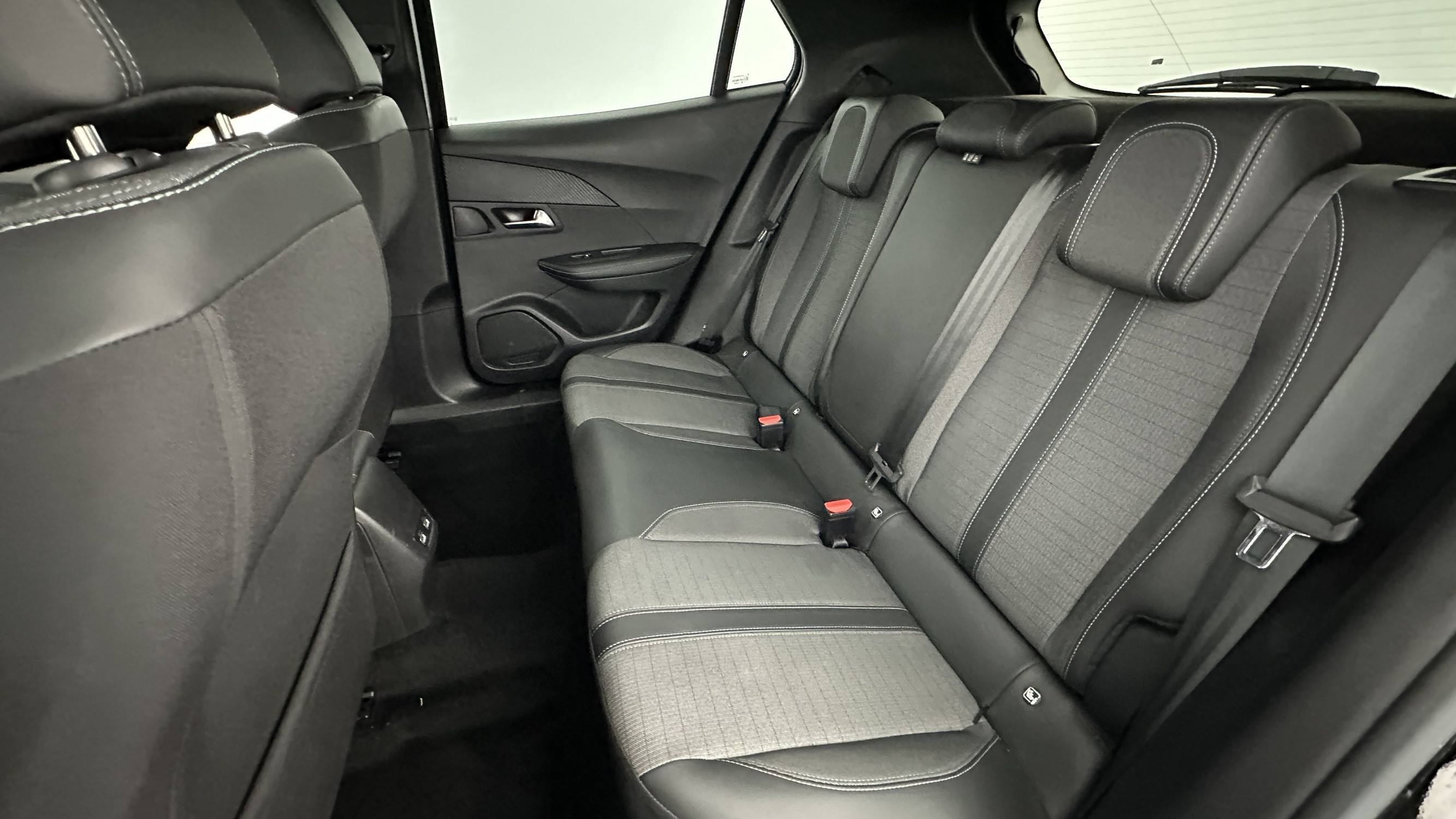 Vente en ligne Peugeot 2008 2008 1.2 PureTech 130ch Allure au prix de 20 110 €