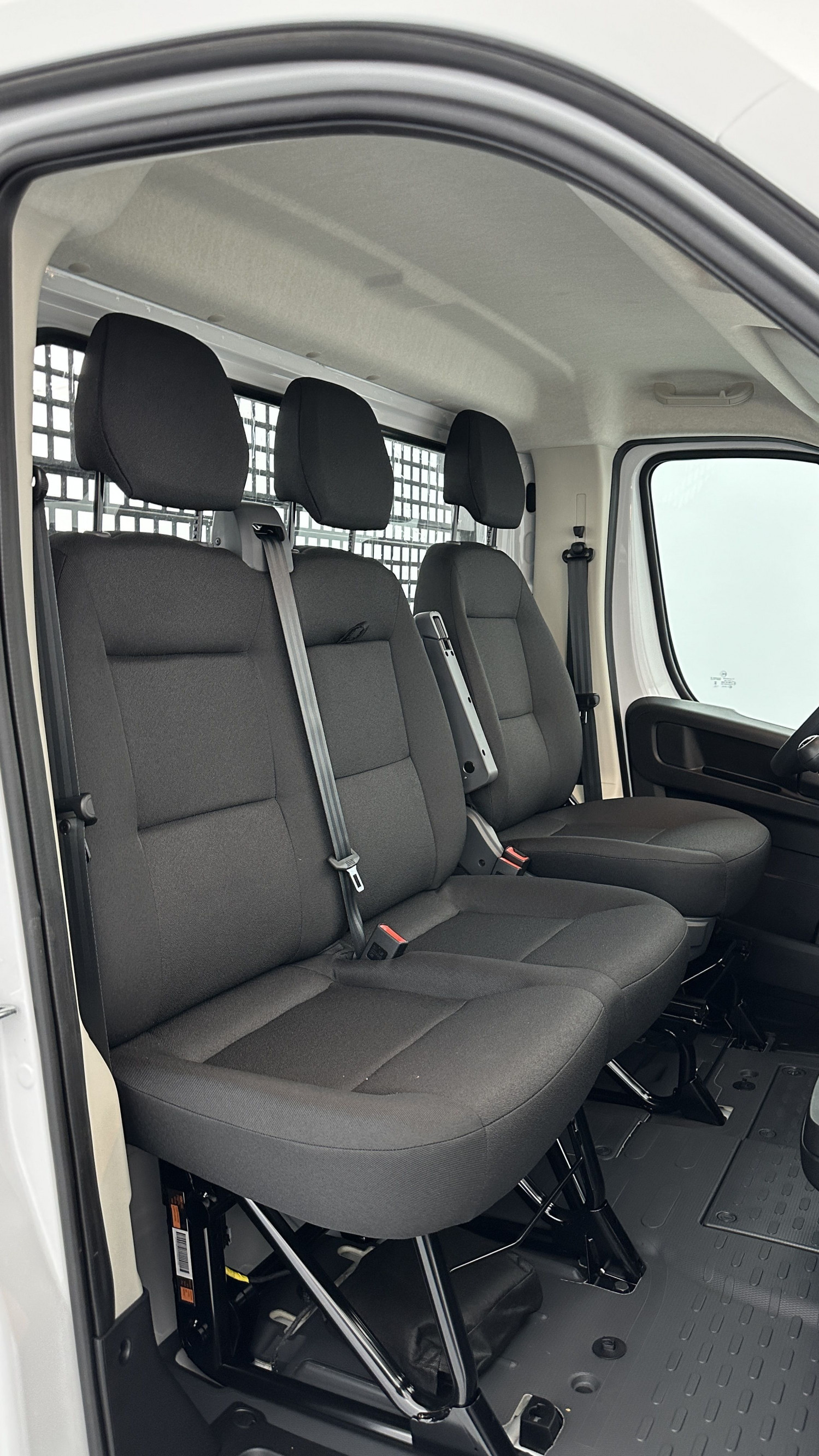 Vente en ligne Fiat Ducato Fourgon DUCATO 3.5 L Maxi 140ch PLATEAU RIDELLES au prix de 33 780 €