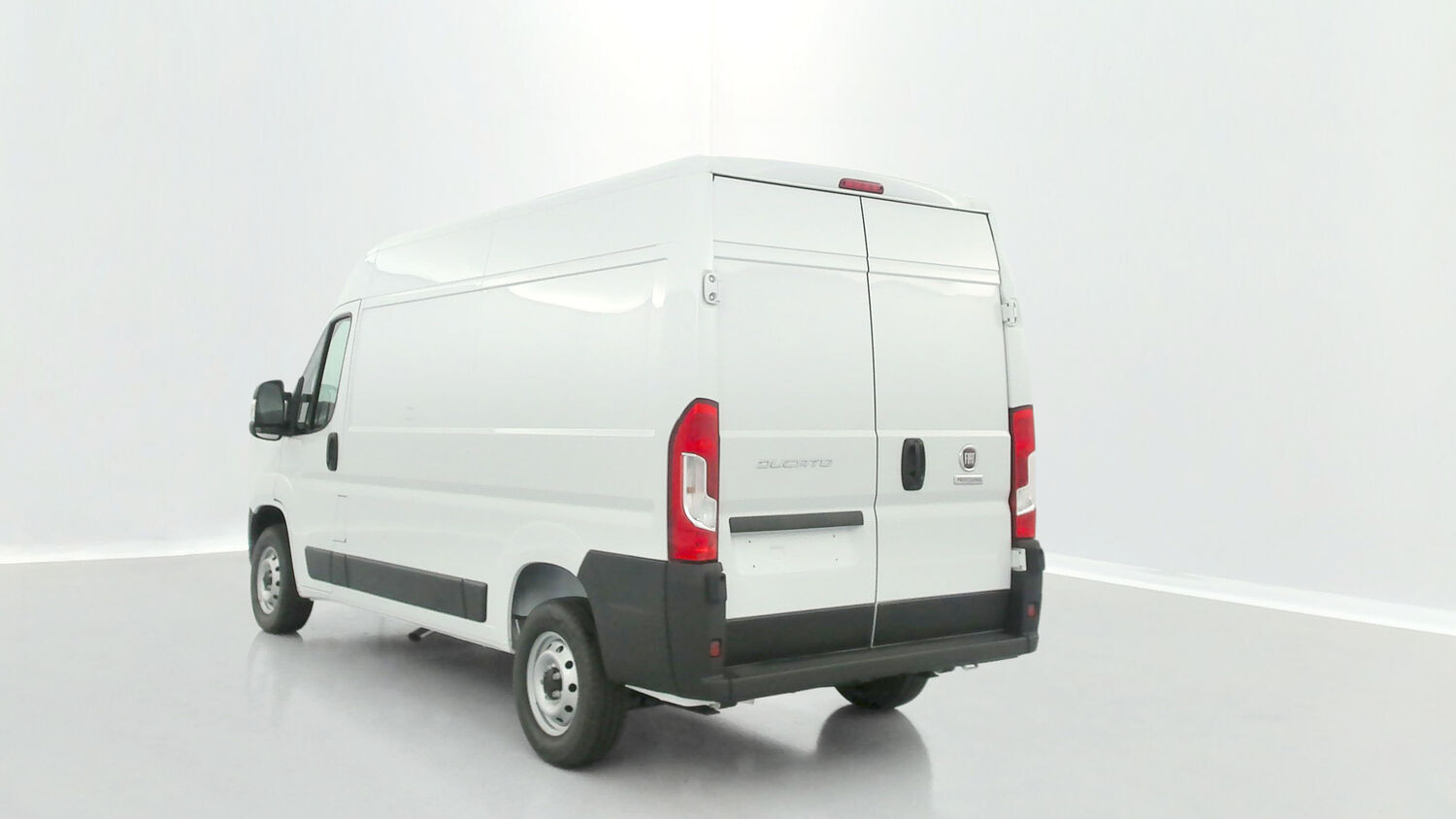 Vente en ligne Fiat Ducato Fourgon DUCATO III 3.5 MH2 H3-Power 140ch au prix de 30 300 €