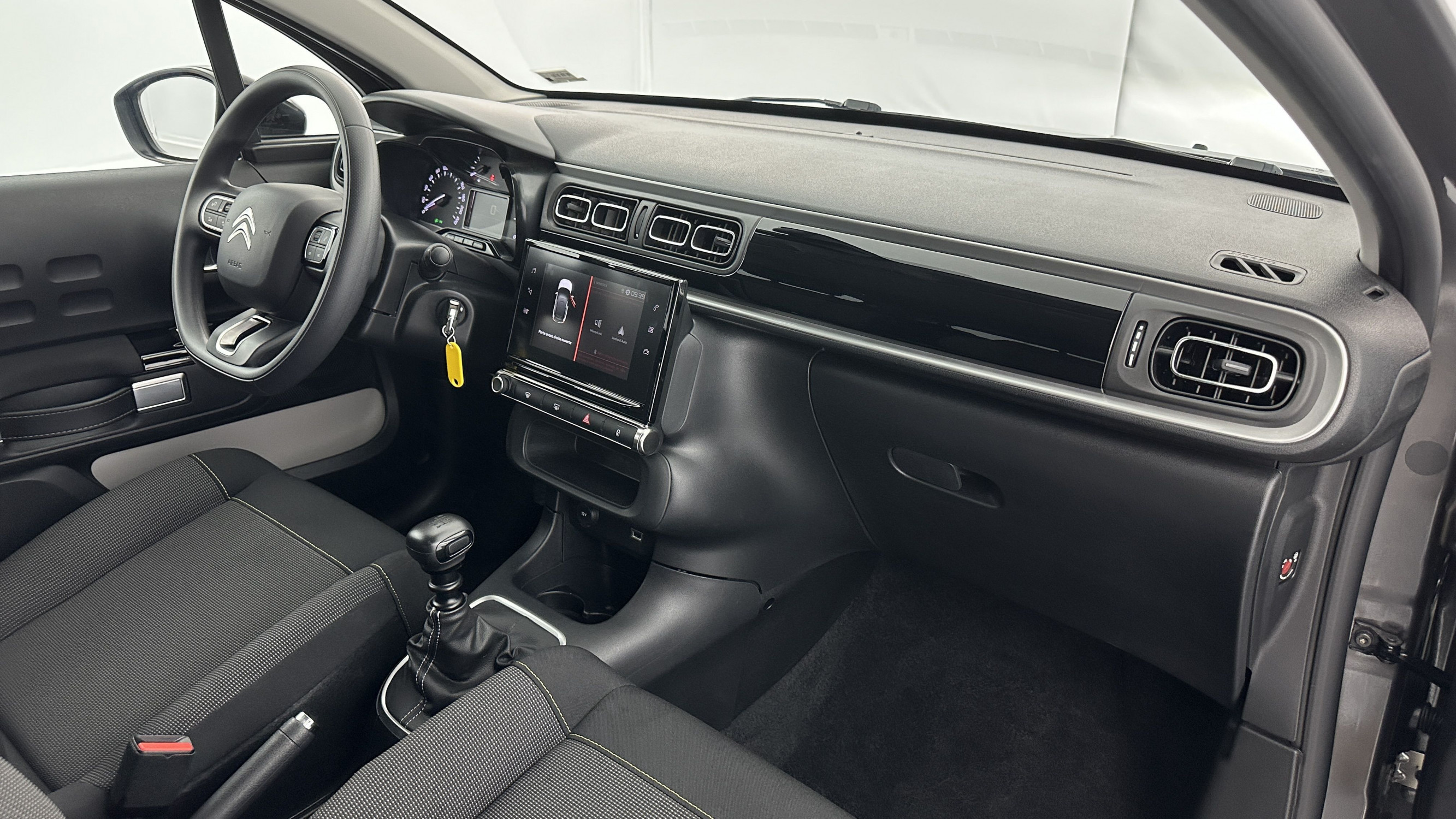 Vente en ligne Citroën C3 C3 III 1.2 PureTech 110ch Shine au prix de 17 200 €