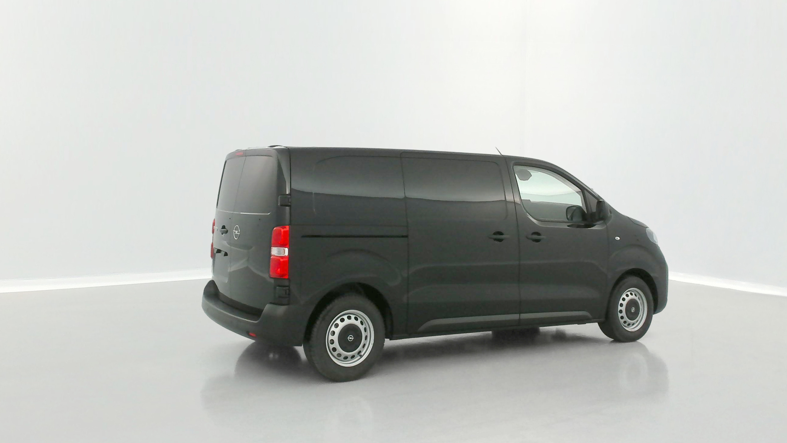 Vente en ligne Opel Vivaro Combi VIVARO M 2.0 BlueHDi 145ch au prix de 26 580 €