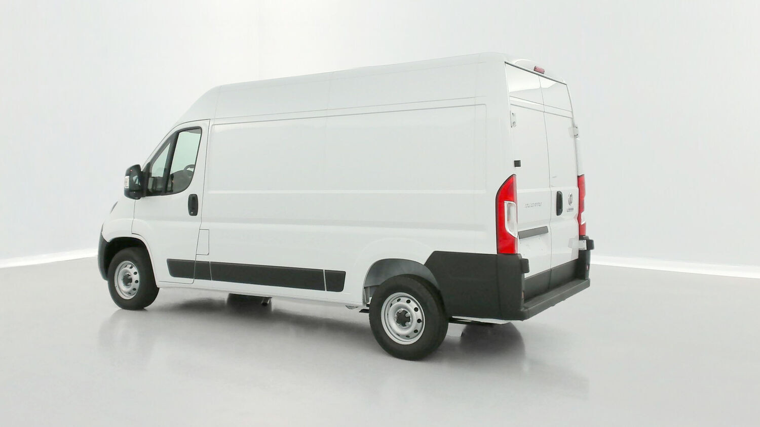 Vente en ligne Fiat Ducato Fourgon DUCATO III 3.5 MH2 H3-Power 140ch au prix de 30 300 €