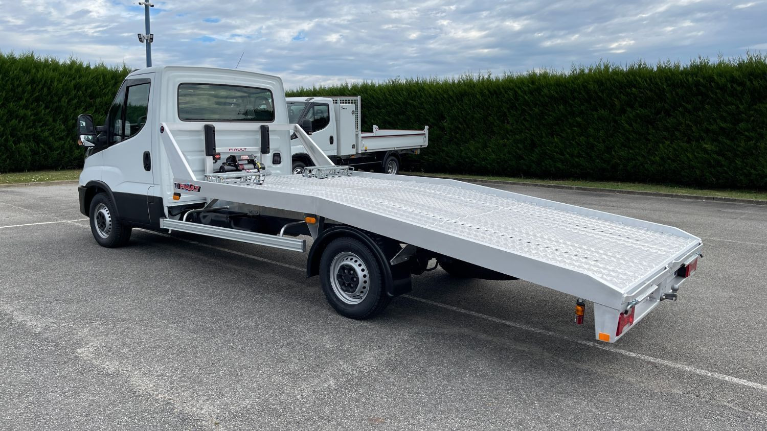 Vente en ligne Iveco Daily DAILY III 35S16H 4100 3.0 160ch Porte Voiture Plat'fix PF18 Alu au prix de 58 040 €