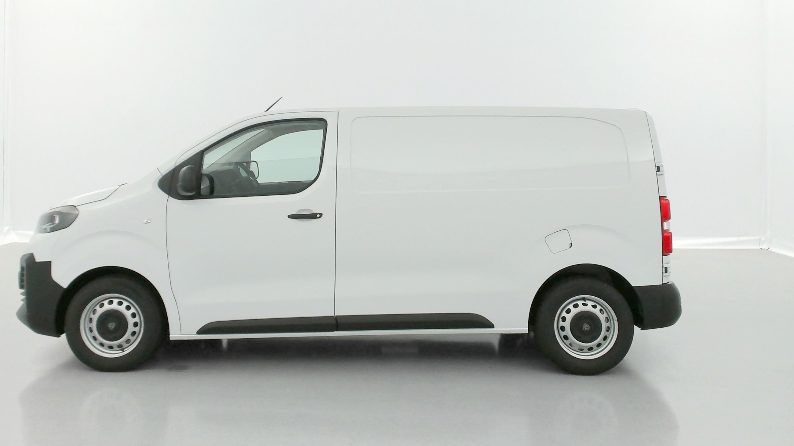 Vente en ligne Peugeot Expert EXPERT III M 2.0 BlueHDi 145ch EAT8 au prix de 31 880 €