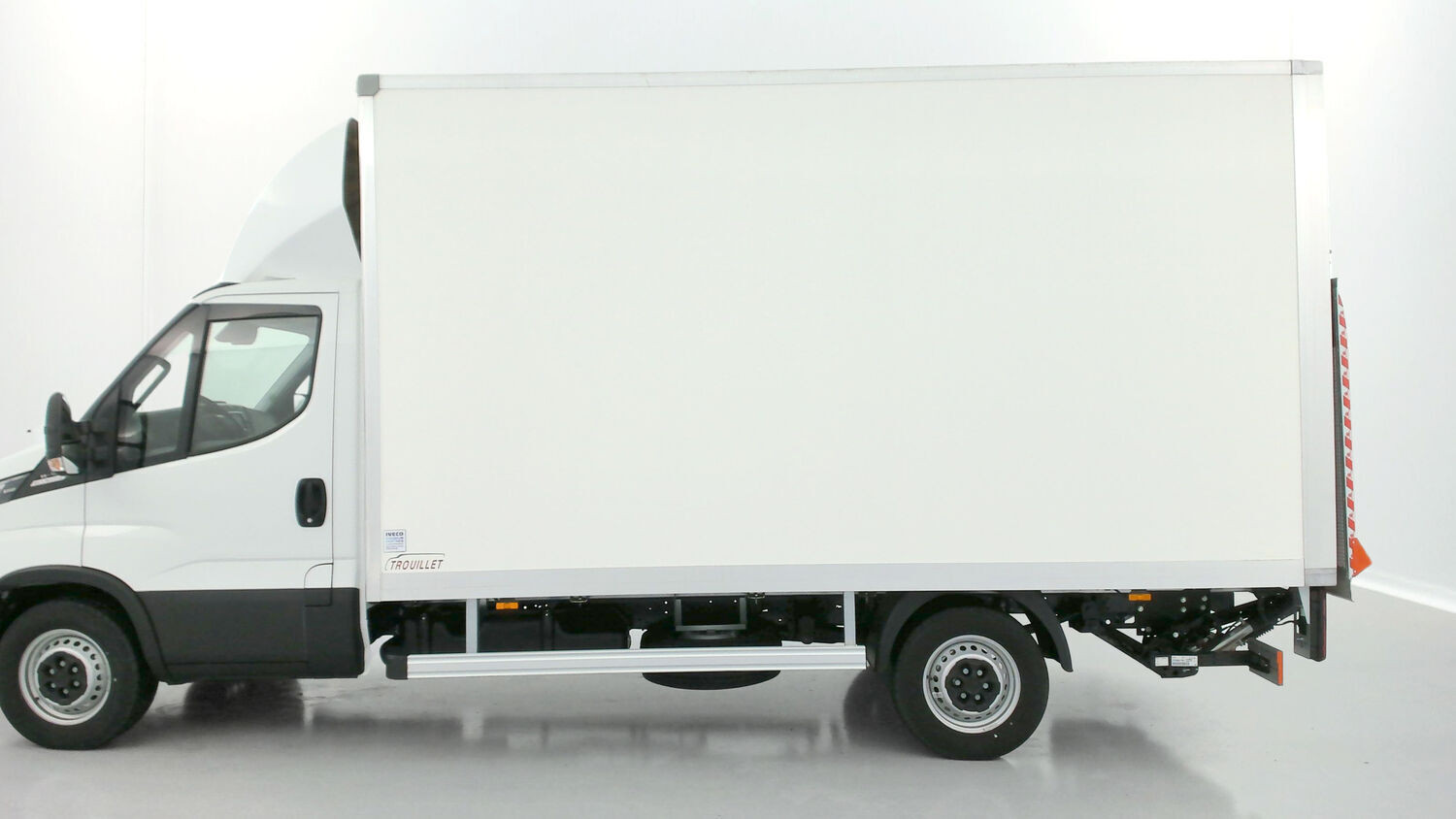 Vente en ligne Iveco Daily DAILY III 35S16HA8 4100 3.0 160ch Caisse Trouillet 20m³ au prix de 59 120 €