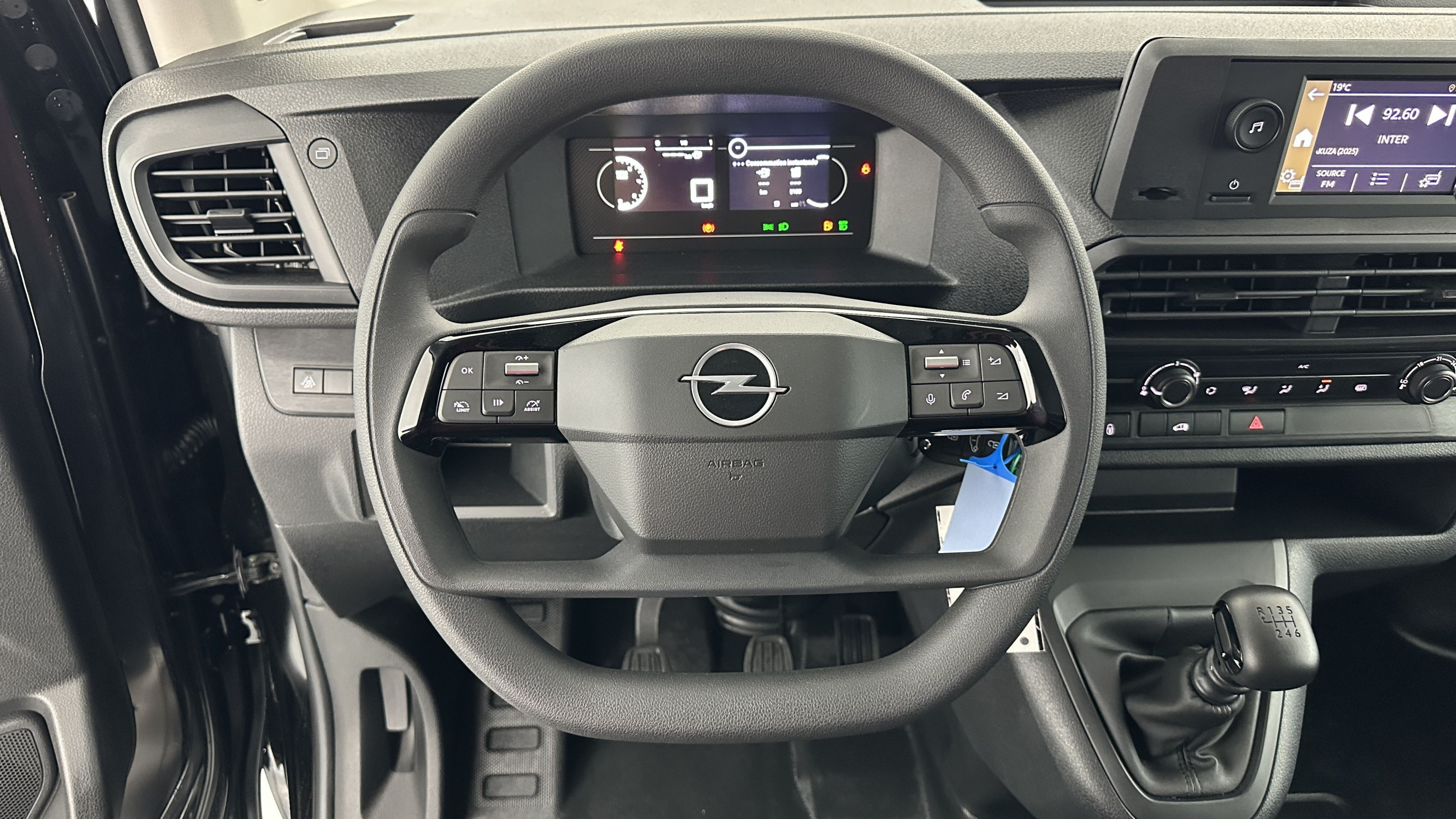 Vente en ligne Opel Vivaro Combi VIVARO M 2.0 BlueHDi 145ch au prix de 26 580 €