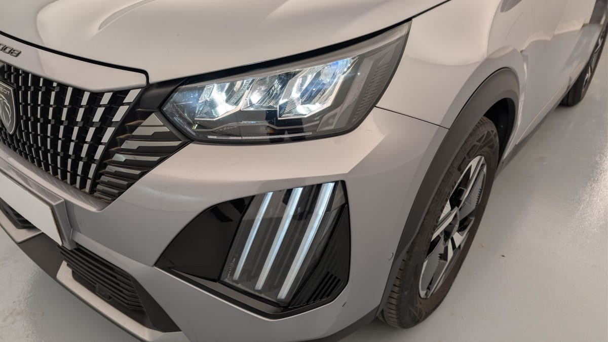 Vente en ligne Peugeot 2008 Hybrid 145 e-DCS6 Allure au prix de 22 330 €