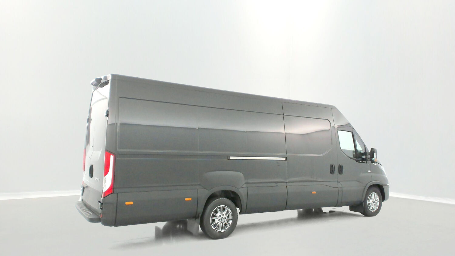 Vente en ligne Iveco Daily DAILY 35S16A8 4100 2.3 156ch 16m³ Hi-Matic au prix de 45 920 €