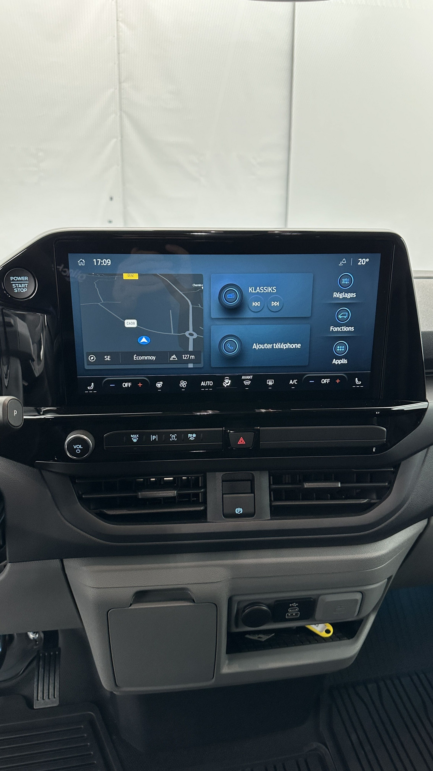 Vente en ligne Ford Transit Custom TRANSIT CUSTOM 320 L2H1 2.0 EcoBlue 170ch MS-RT BVA8 AWD au prix de 67 740 €