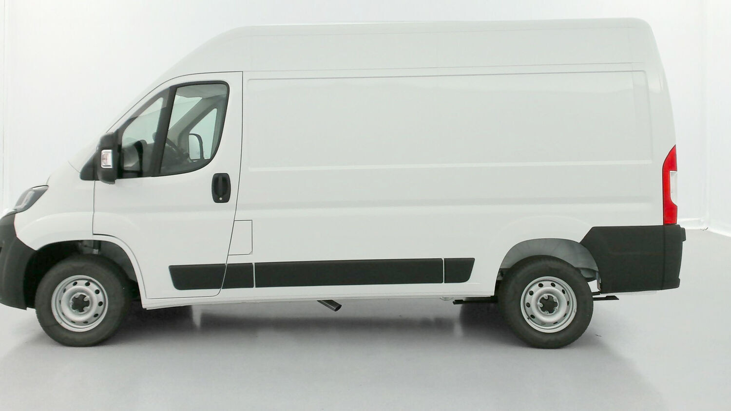 Vente en ligne Fiat Ducato Fourgon DUCATO III 3.5 MH2 H3-Power 140ch au prix de 30 300 €