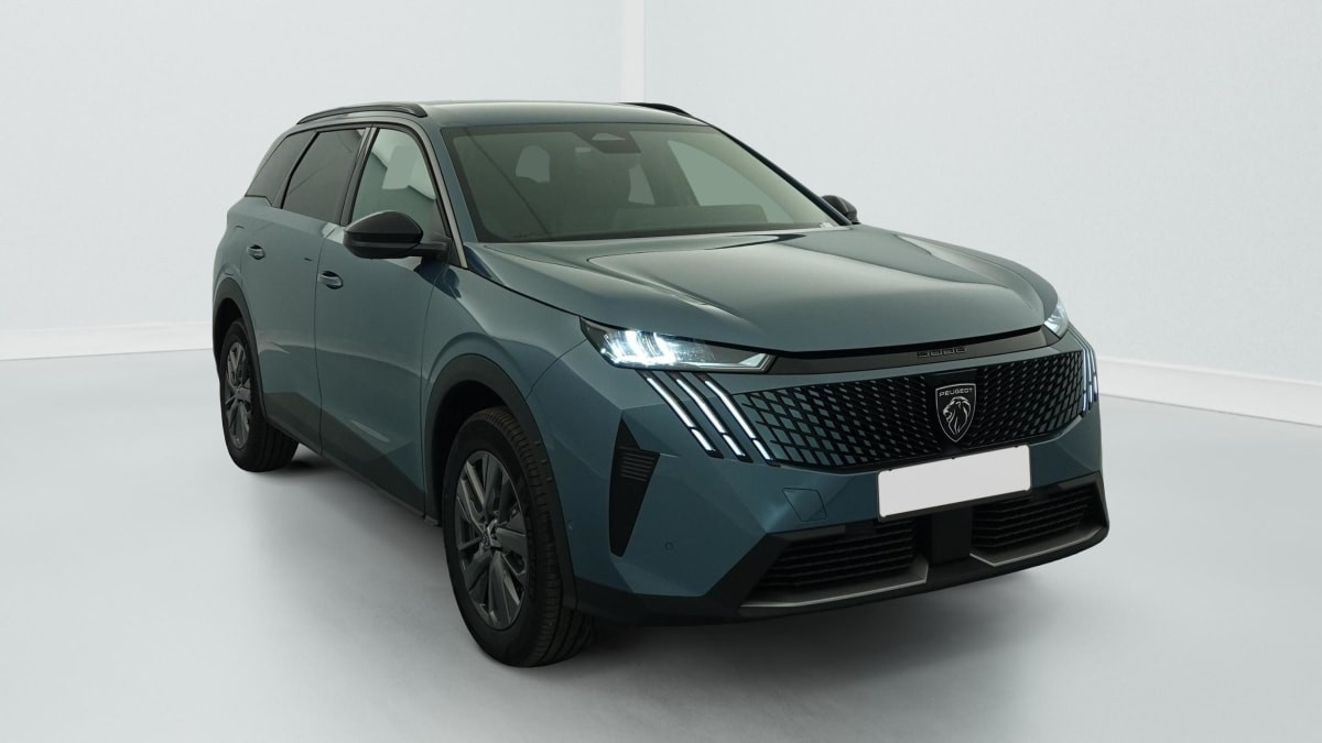 Peugeot 5008 HYBRID 145 CH E-DCS6 ALLURE occasion de 2025 en vente à Rennes