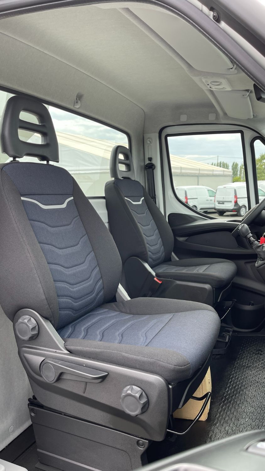 Vente en ligne Iveco Daily DAILY 35S14H 3750 2.3 136ch Nacelle Smart P170 TXE E au prix de 85 520 €