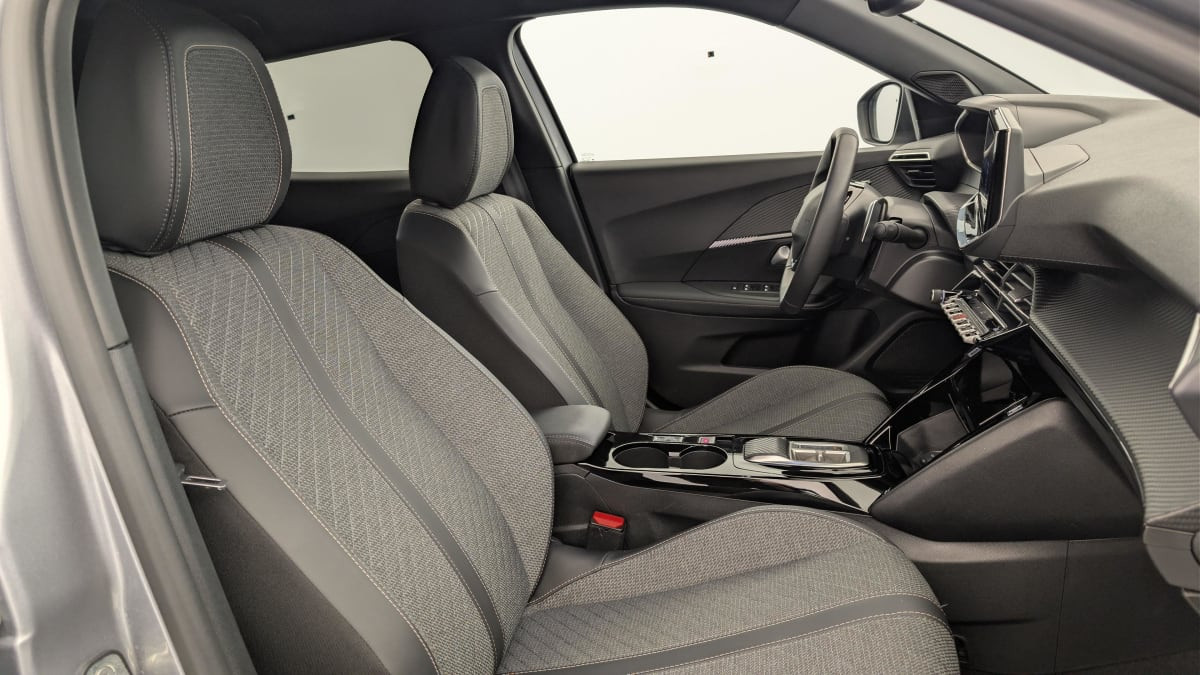 Vente en ligne Peugeot 2008 Hybrid 136 e-DCS6 Allure au prix de 22 950 €