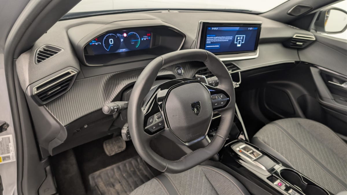 Vente en ligne Peugeot 2008 Hybrid 136 e-DCS6 Allure au prix de 22 950 €