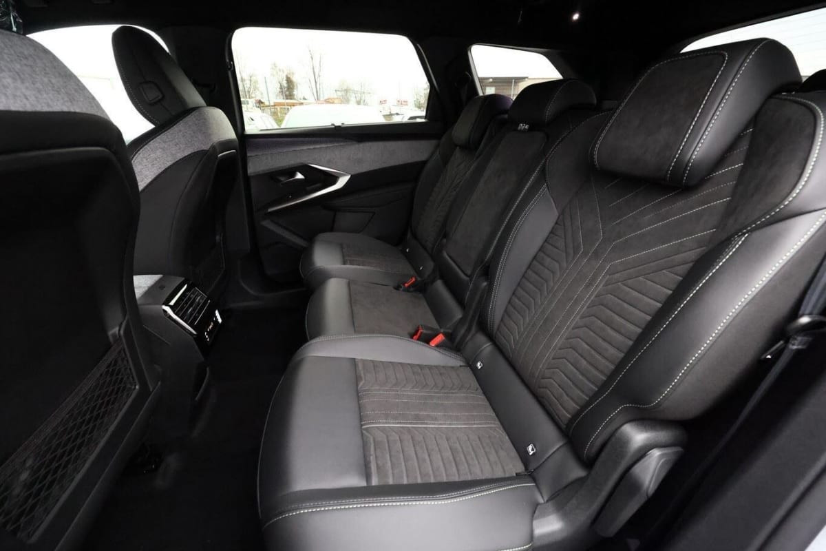 Vente en ligne Peugeot 5008 Hybrid 145 e-DCS6 GT au prix de 37 940 €