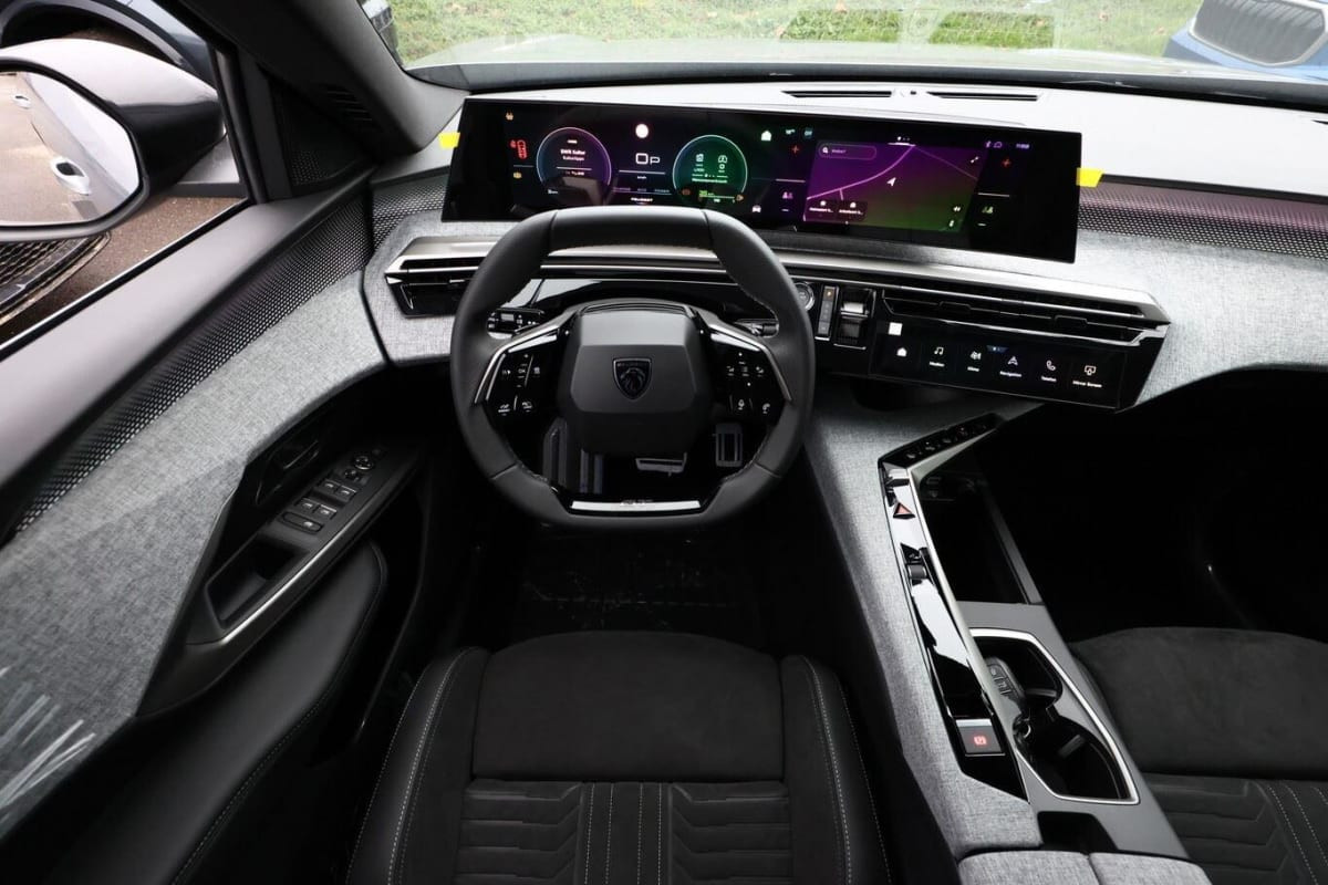 Vente en ligne Peugeot 5008 Hybrid 145 gt e-dcs6 au prix de 38 350 €