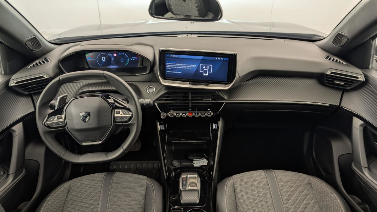 Vente en ligne Peugeot 2008 Hybrid 136 e-DCS6 Allure au prix de 22 950 €