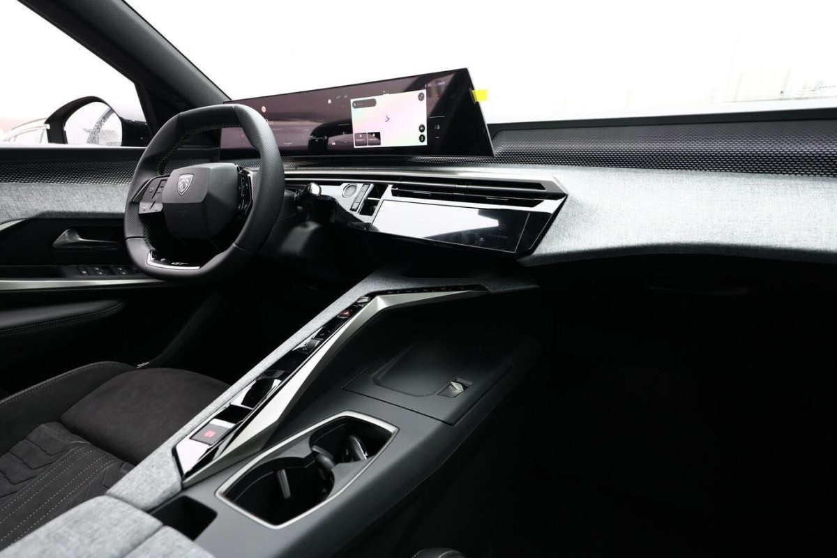 Vente en ligne Peugeot 3008 Hybrid 145 e-DCS6 GT au prix de 36 480 €