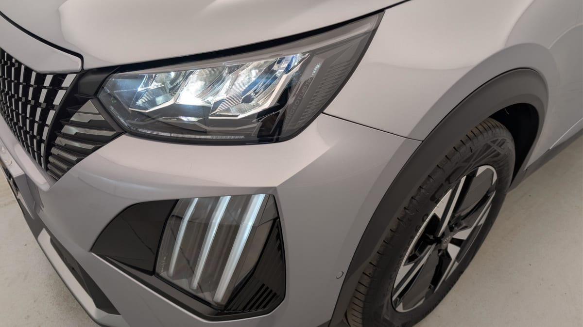 Vente en ligne Peugeot 2008 Hybrid 136 e-DCS6 Allure au prix de 22 950 €