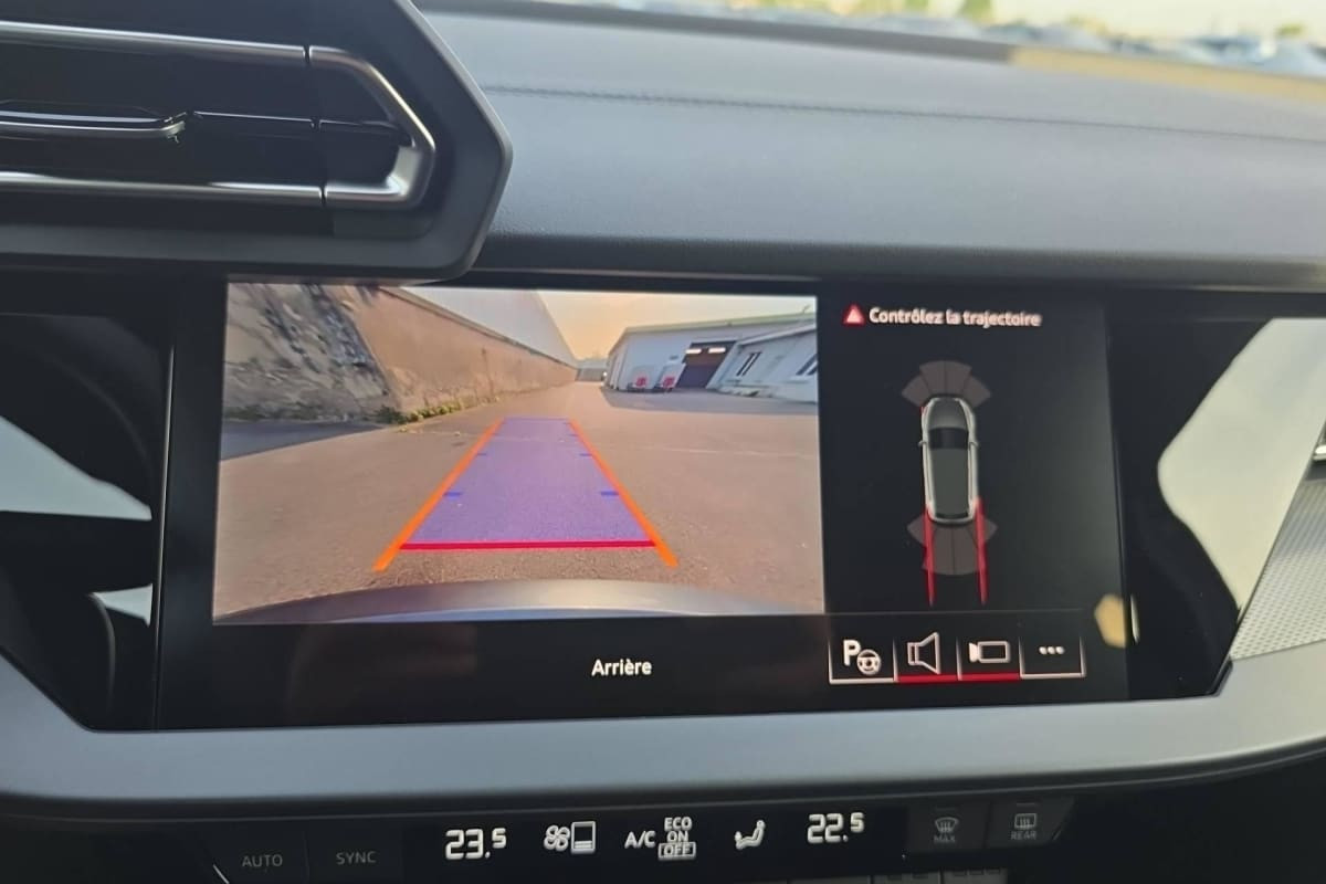 Vente en ligne Audi A3 45 TFSI E HYBRIDE RECHARGEABLE 272 S TRONIC 6 S LINE au prix de 45 820 €