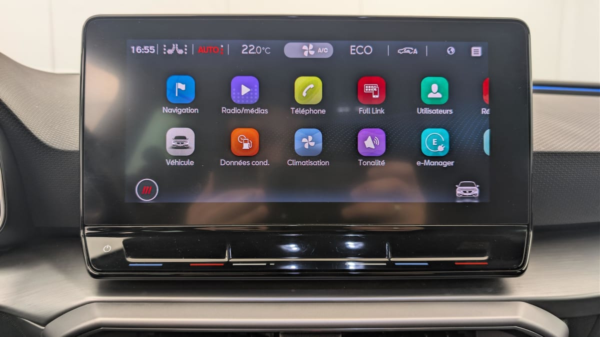 Vente en ligne Seat Leon E-HYBRID 204 CH DSG6 FR au prix de 22 330 €