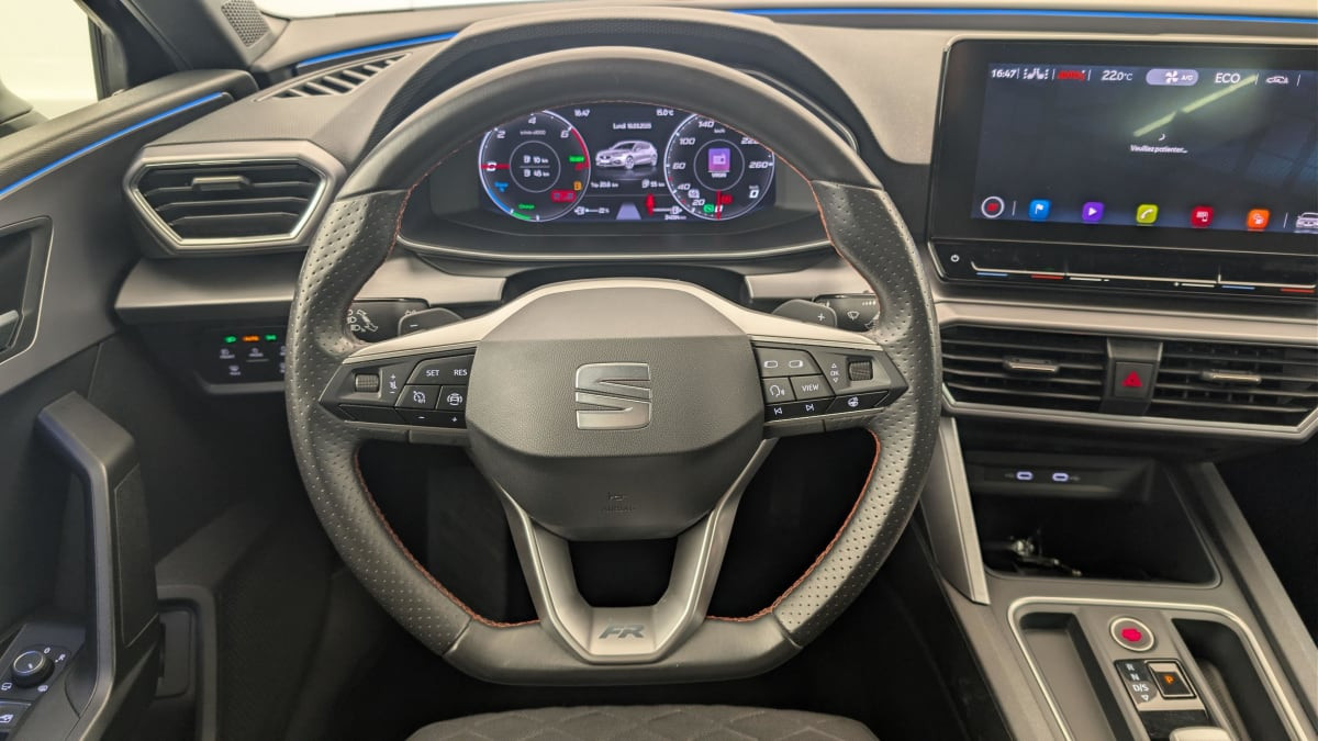 Vente en ligne Seat Leon E-HYBRID 204 CH DSG6 FR au prix de 22 330 €