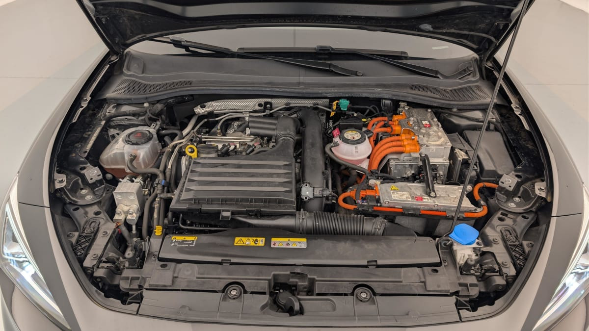 Vente en ligne Seat Leon E-HYBRID 204 CH DSG6 FR au prix de 22 330 €