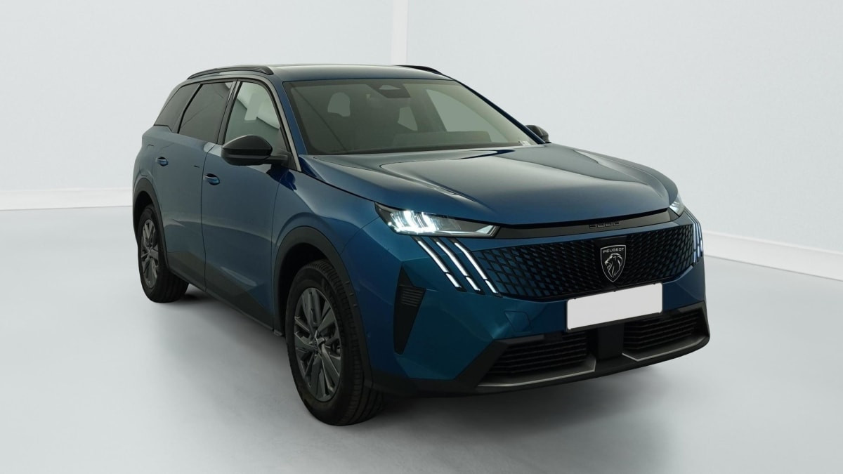Peugeot 5008 HYBRID 145 CH E-DCS6 ALLURE occasion de 2025 en vente à Rennes