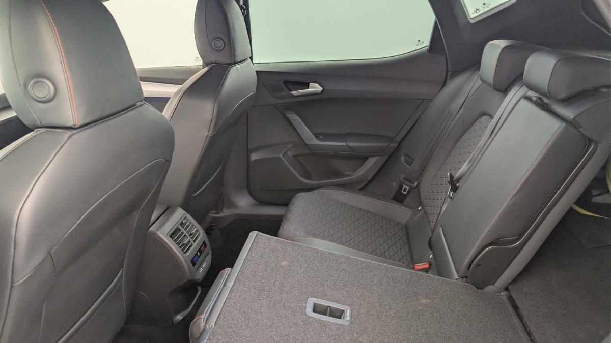 Vente en ligne Seat Leon E-HYBRID 204 CH DSG6 FR au prix de 22 330 €