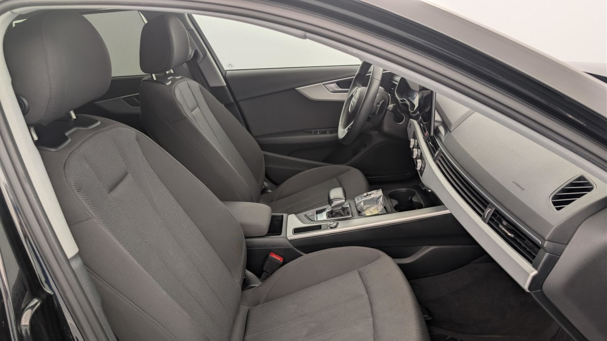 Vente en ligne Audi A4 Avant 35 TFSI 150 S tronic 7 Design au prix de 24 390 €