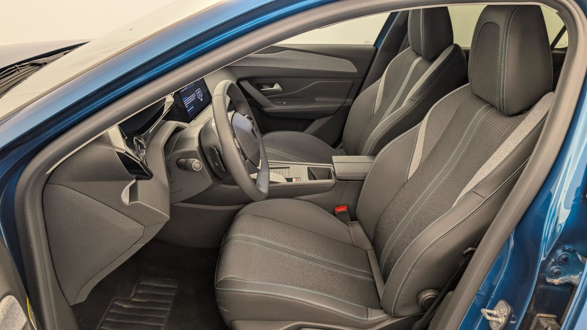 Vente en ligne Peugeot 308 Hybrid 145 e-DCS6 Allure au prix de 24 390 €