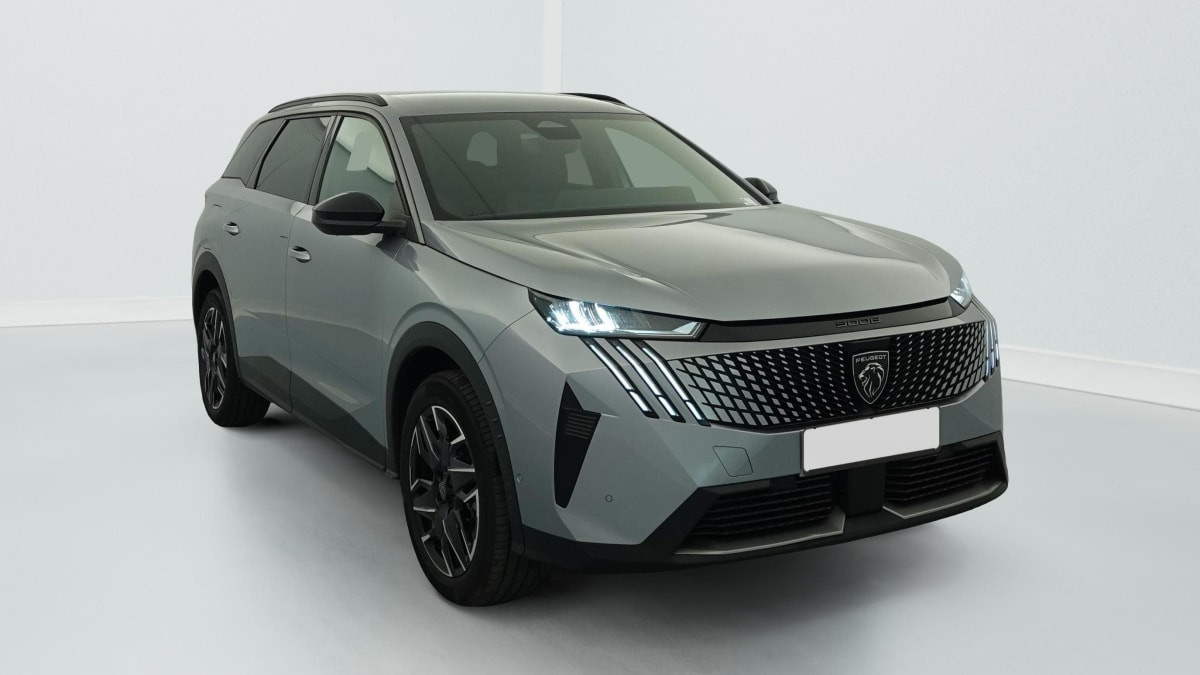 Peugeot 5008 HYBRID 145 CH E-DCS6 ALLURE occasion de 2025 en vente à Rennes