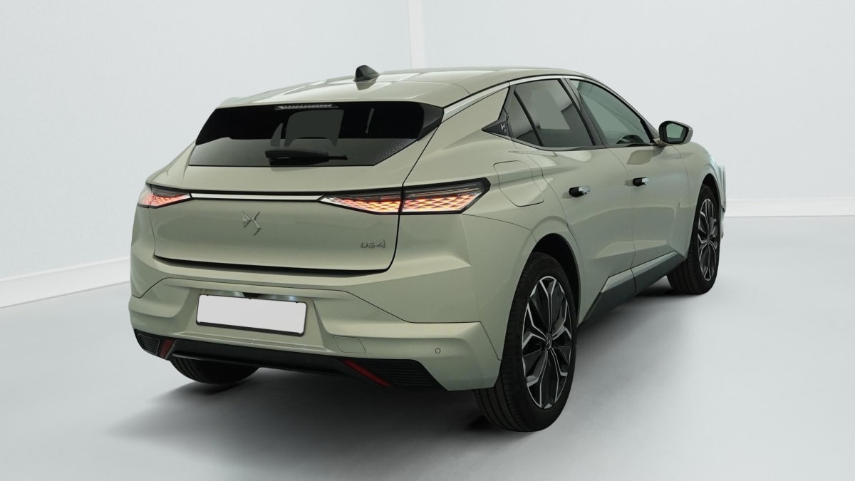 Vente en ligne Ds DS4 PureTech 130 EAT8 Etoile - Alcantara au prix de 23 360 €