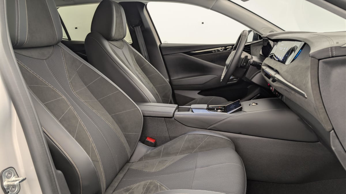 Vente en ligne Ds DS4 PureTech 130 EAT8 Etoile - Alcantara au prix de 23 360 €