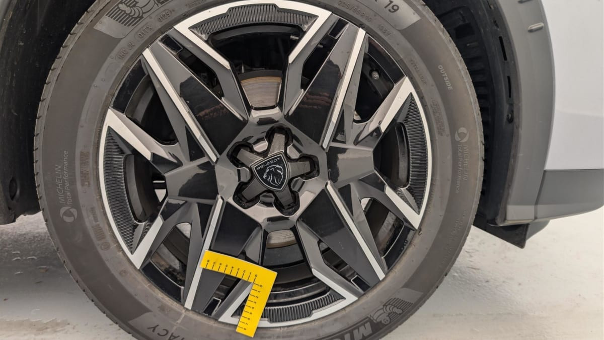 Vente en ligne Peugeot 3008 Hybrid 145 e-DCS6 Allure au prix de 27 070 €