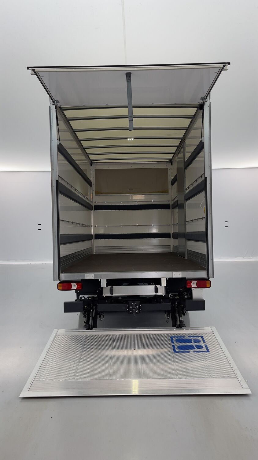 Vente en ligne Iveco Daily DAILY III 35C18HA8 4100 3.0 180ch Caisse 20m³ Toutain au prix de 62 480 €